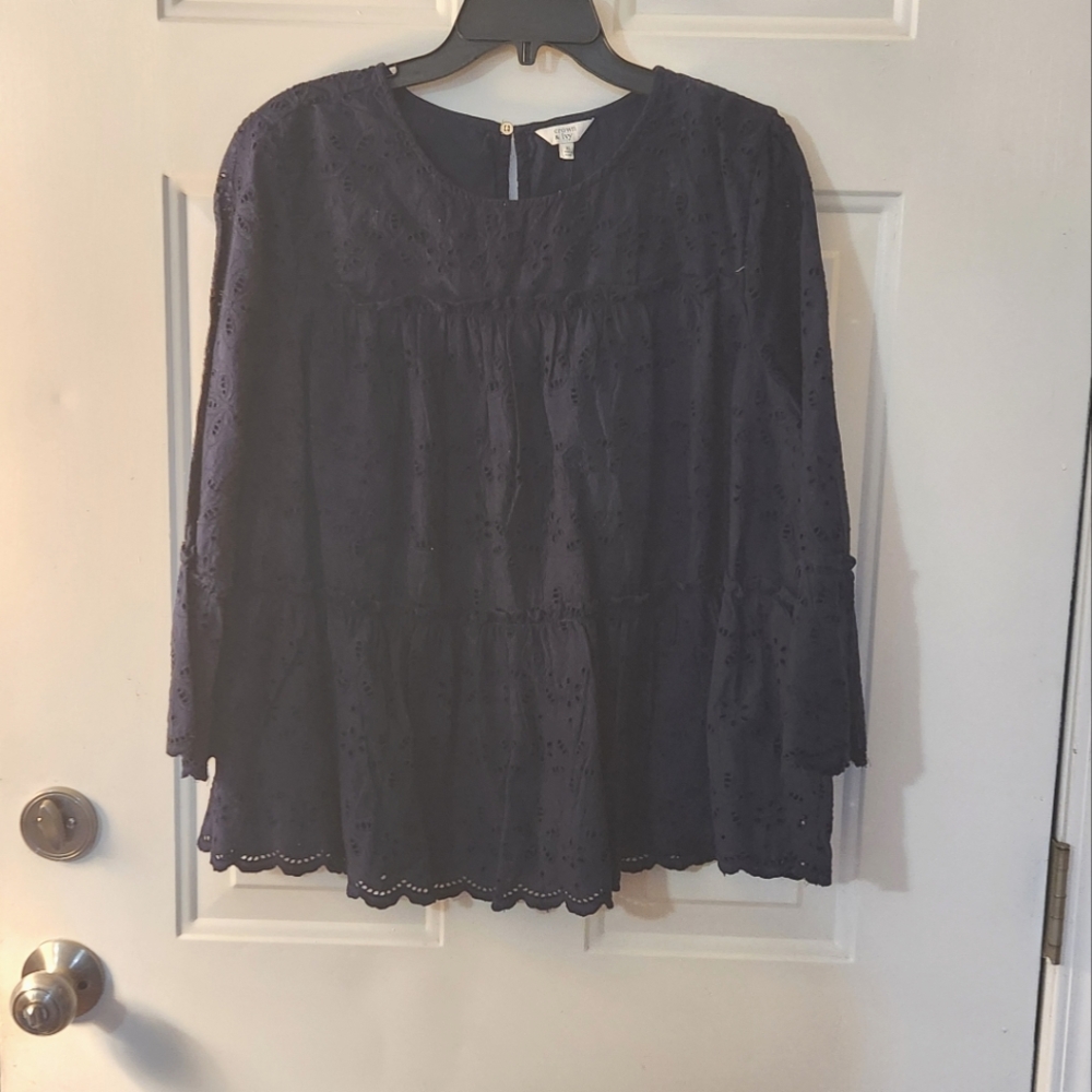Crown and Ivy NWT Navy Blue Eyelet Blouse with lining size XL
